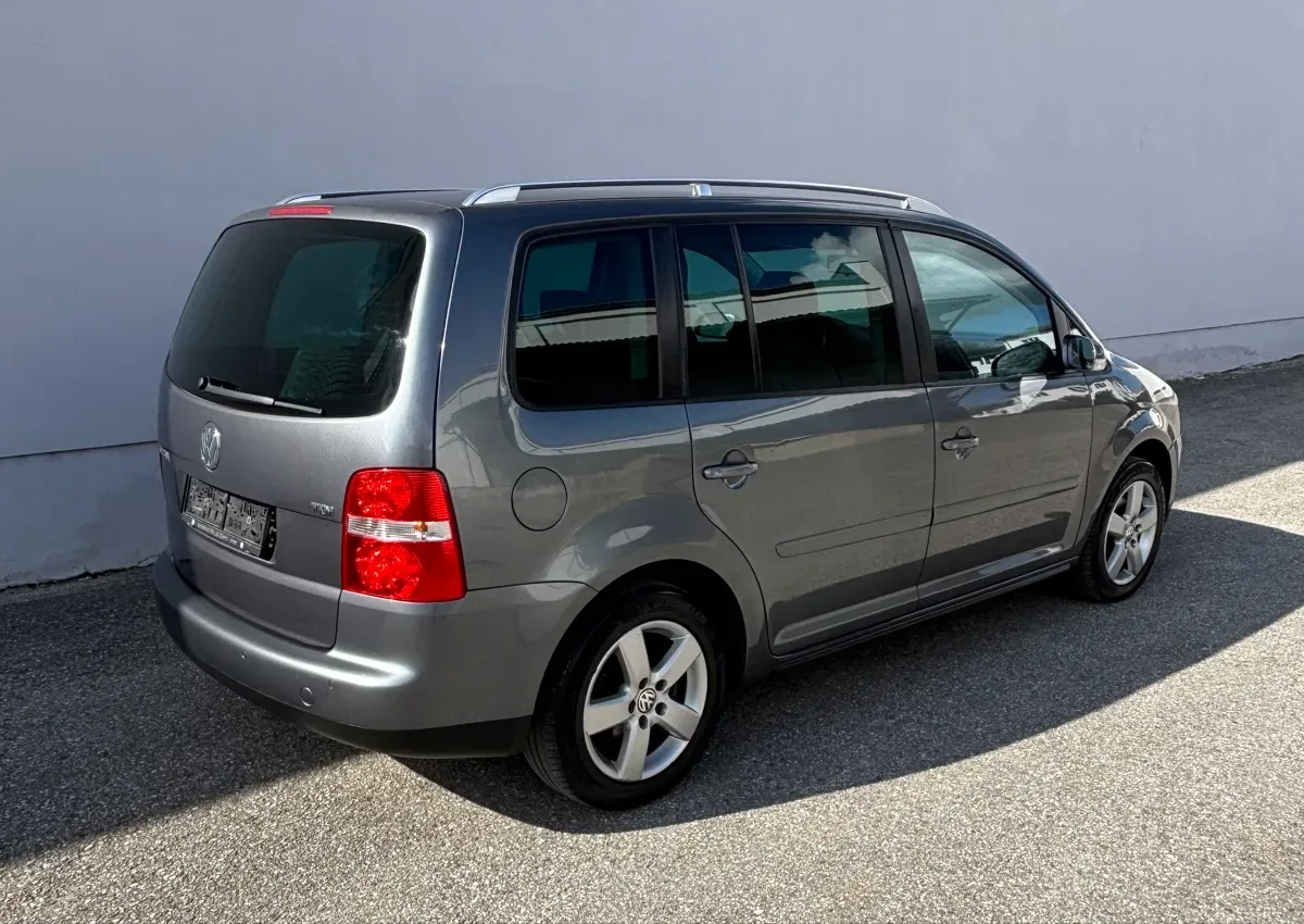 Volkswagen Touran 2006 photo 3