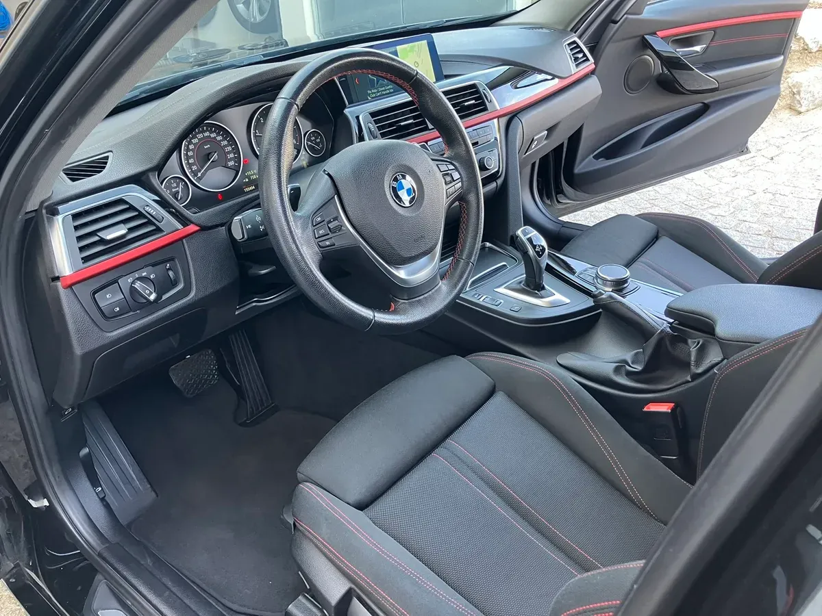 BMW 3 Series 2018 photo 3