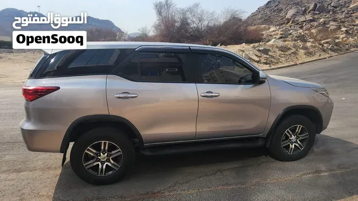 Toyota Fortuner 2021 photo 3