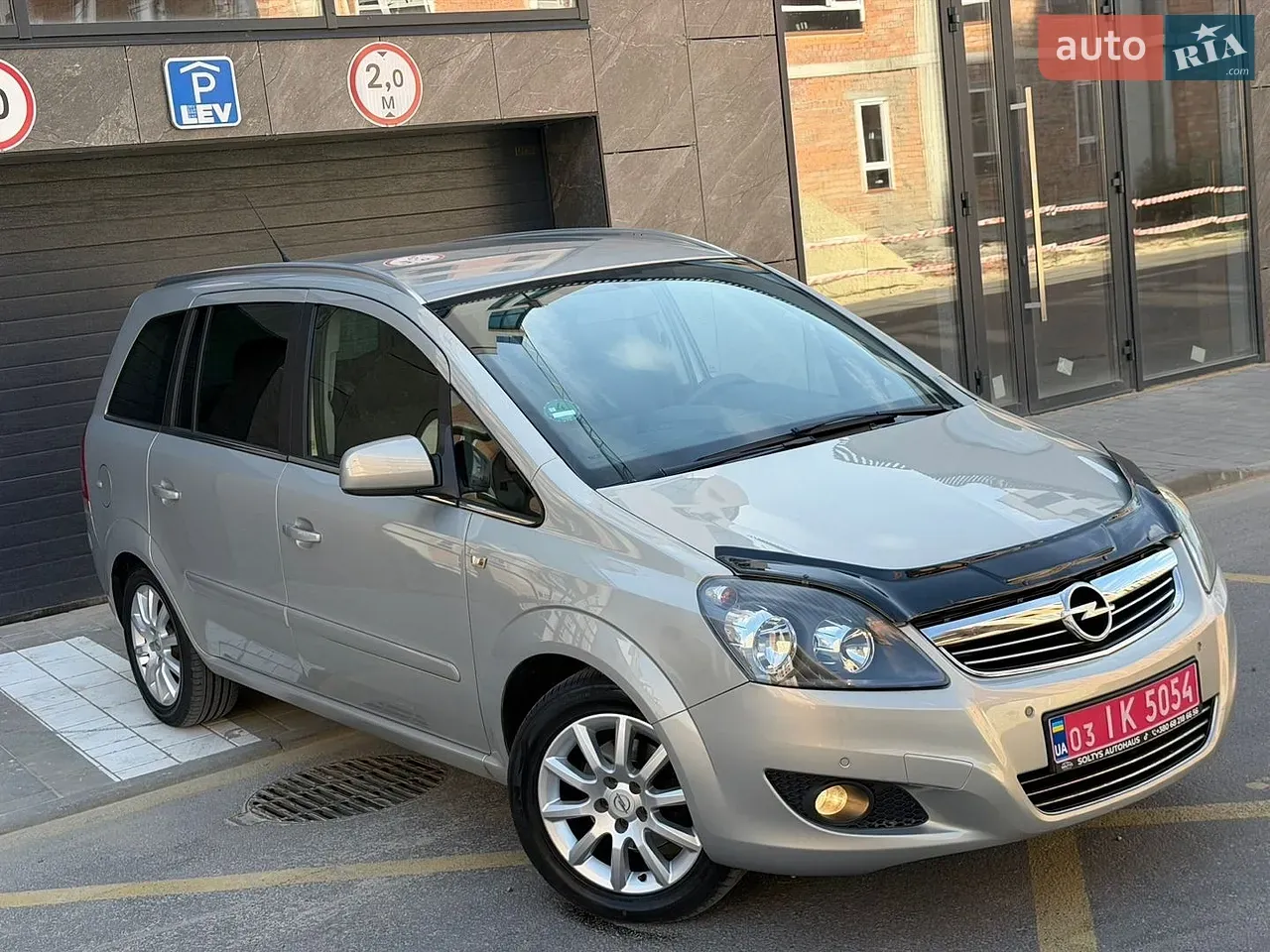 Opel Zafira 2012 photo 2
