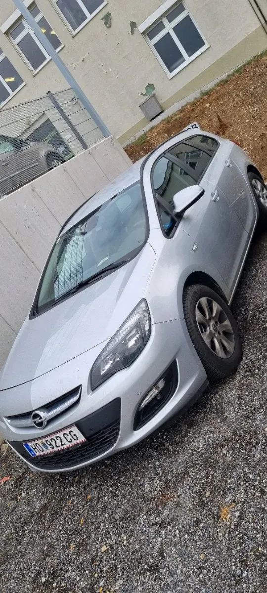 Opel Astra 2015 photo 3