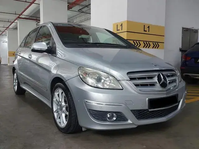 Mercedes-Benz B180
