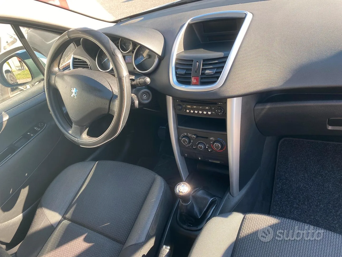 Peugeot 207 2012 photo 4
