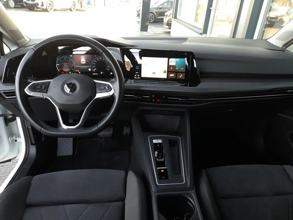 Volkswagen Golf 2022 photo 3