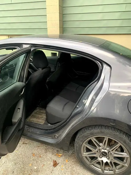 Mazda 3 2015 photo 2