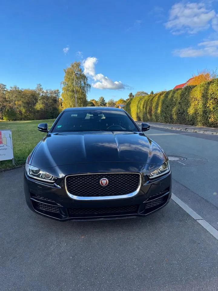 Jaguar Xe