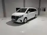 Mercedes-Benz V-Class 2026 photo 2