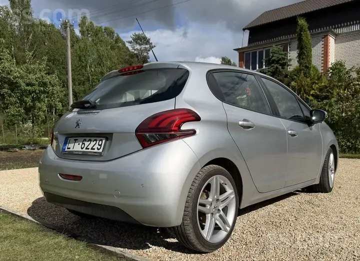 Peugeot 208 2018 photo 4