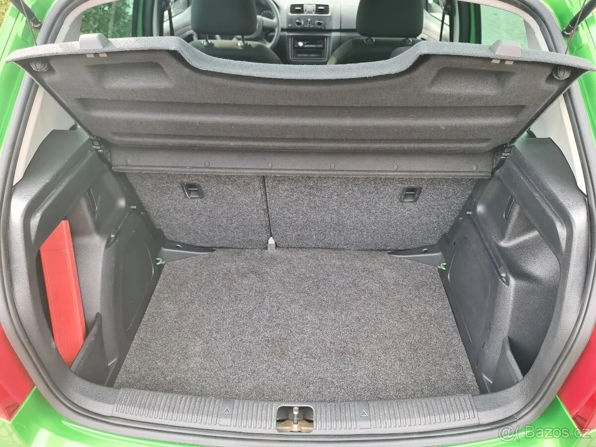 Skoda Fabia 2010 photo 5