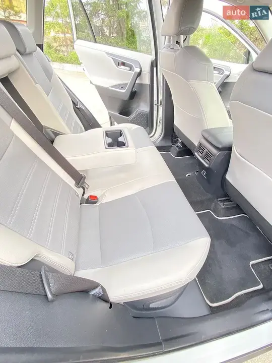 Toyota Rav4 2020 photo 3