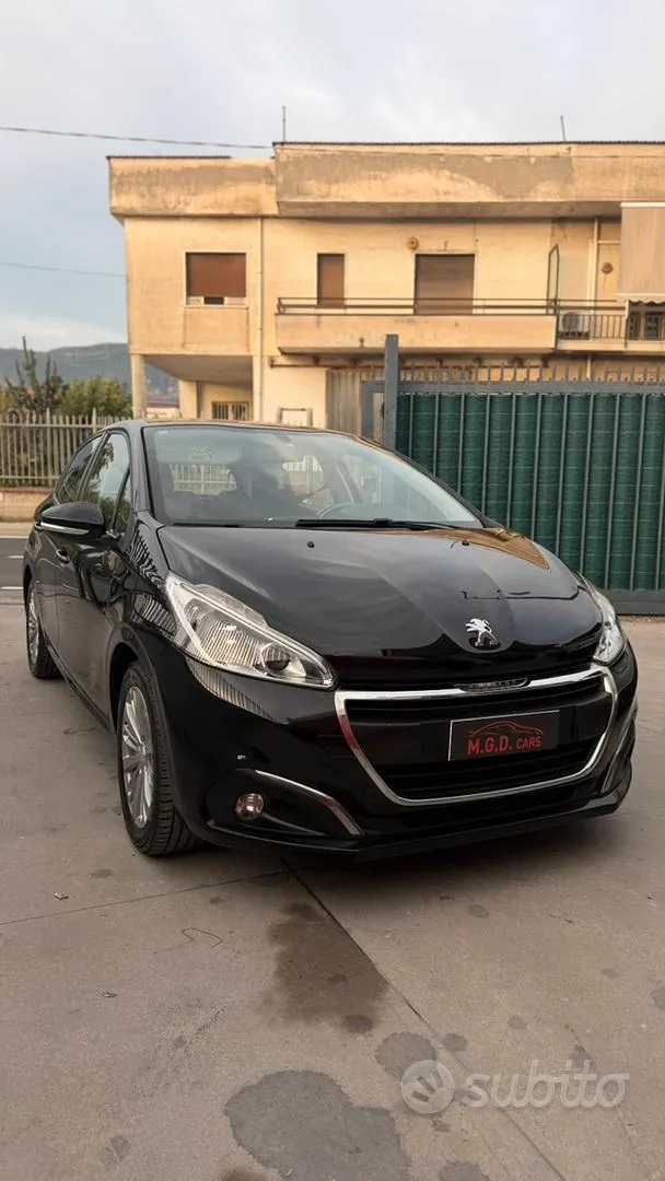 Peugeot 208 2017 photo 2