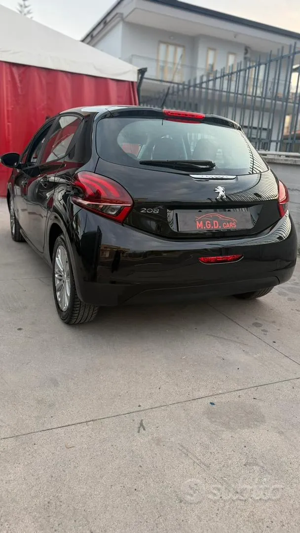 Peugeot 208 2017 photo 3