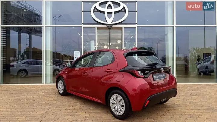 Toyota Yaris 2021 photo 2