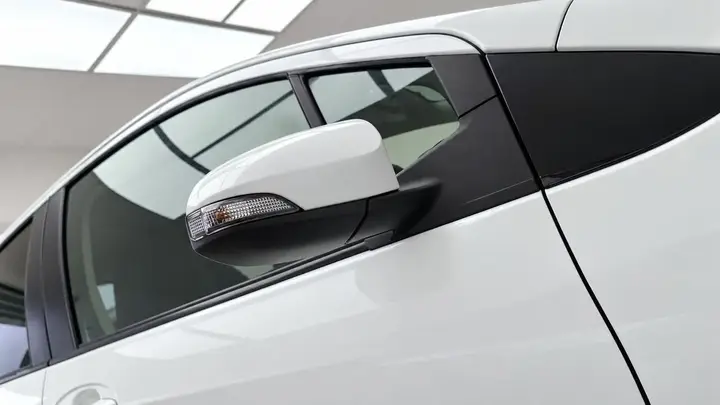 Toyota Yaris 2012 photo 3