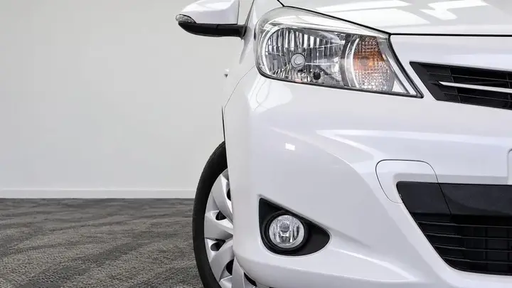 Toyota Yaris 2012 photo 4