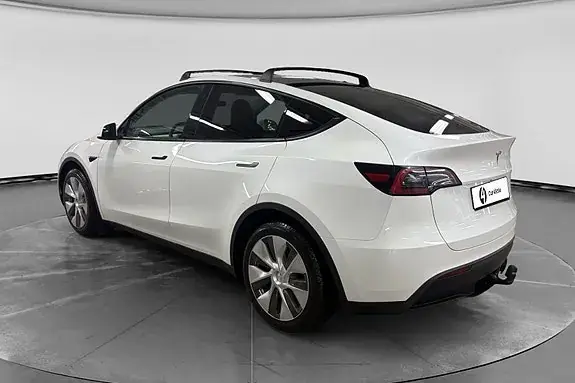 Tesla Model Y 2023 photo 3