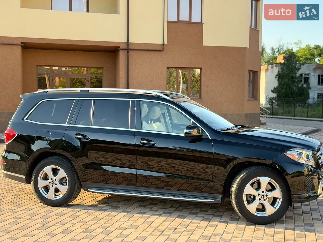 Mercedes-Benz Gls-Class 2018 photo 3