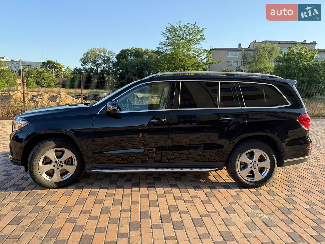 Mercedes-Benz Gls-Class 2018 photo 2