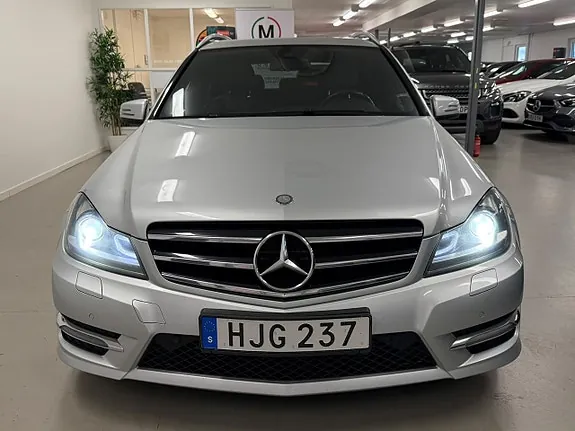 Mercedes-Benz C220 2014 photo 4