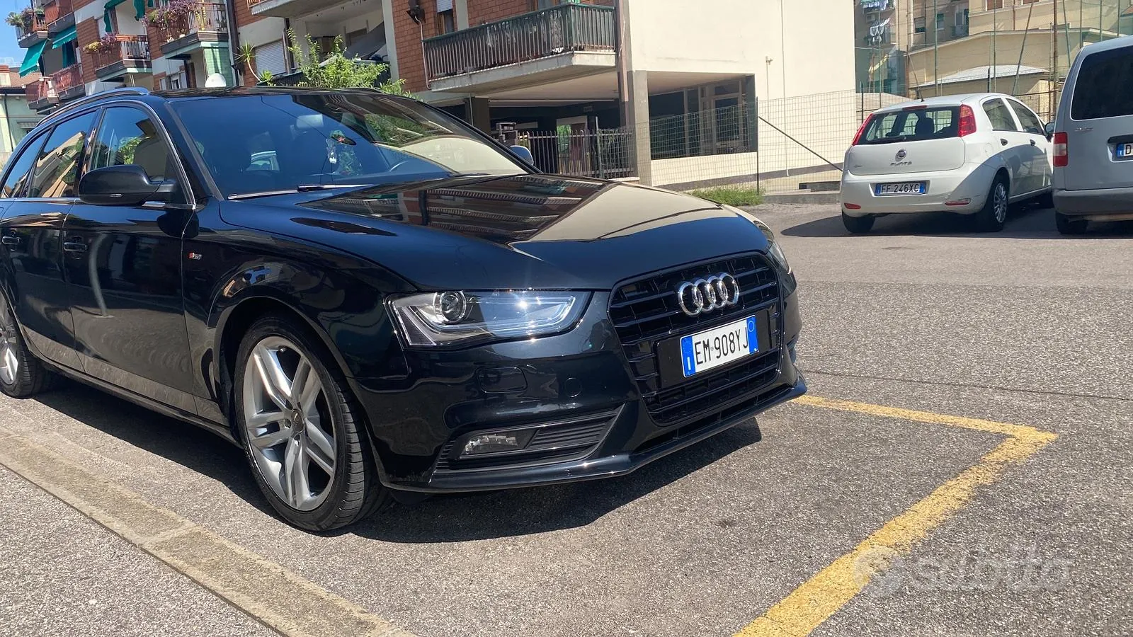 Audi A4 2012 photo 2
