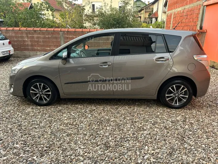 Toyota Verso 2014 photo 3