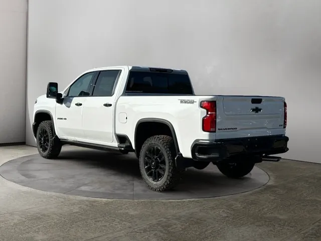 Chevrolet Silverado 2500Hd 2026 photo 3