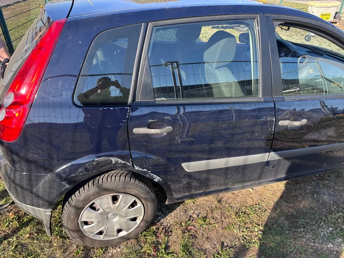 Ford Fiesta 2006 photo 3