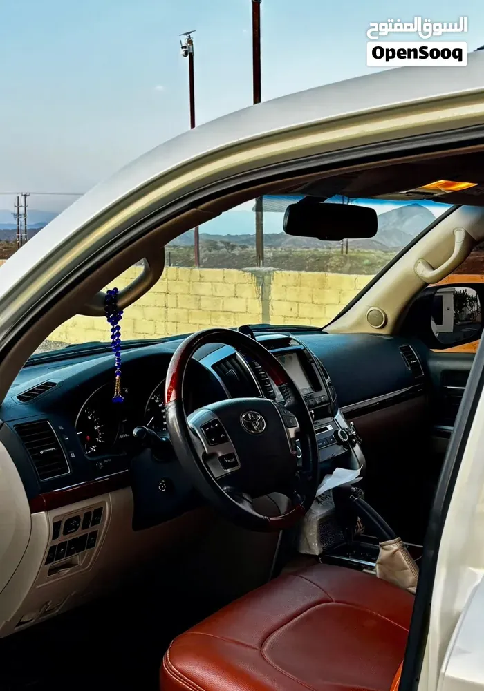 Toyota Land Cruiser 2014 photo 4