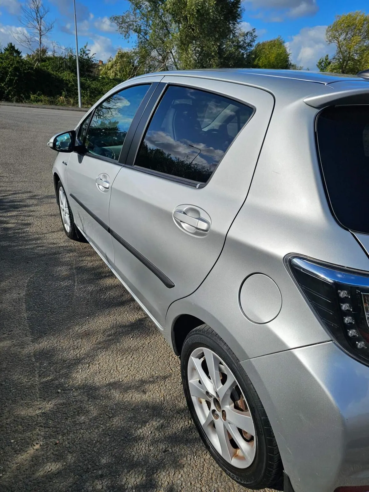 Toyota Yaris 2012 photo 4
