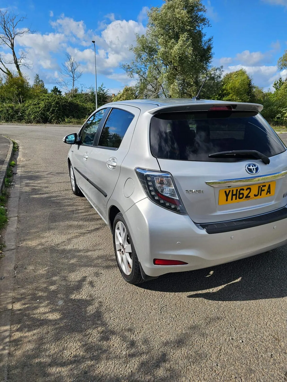 Toyota Yaris 2012 photo 3