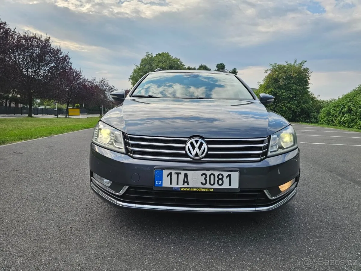 Volkswagen Passat 2013 photo 2