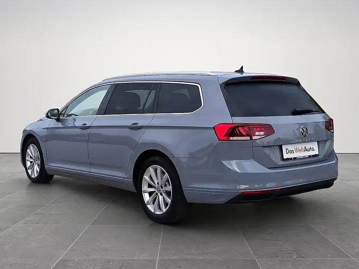 Volkswagen Passat 2023 photo 3