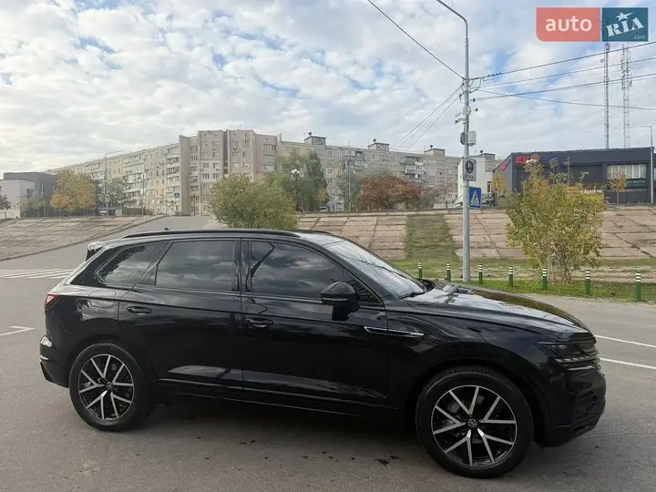 Volkswagen Touareg 2021 photo 3
