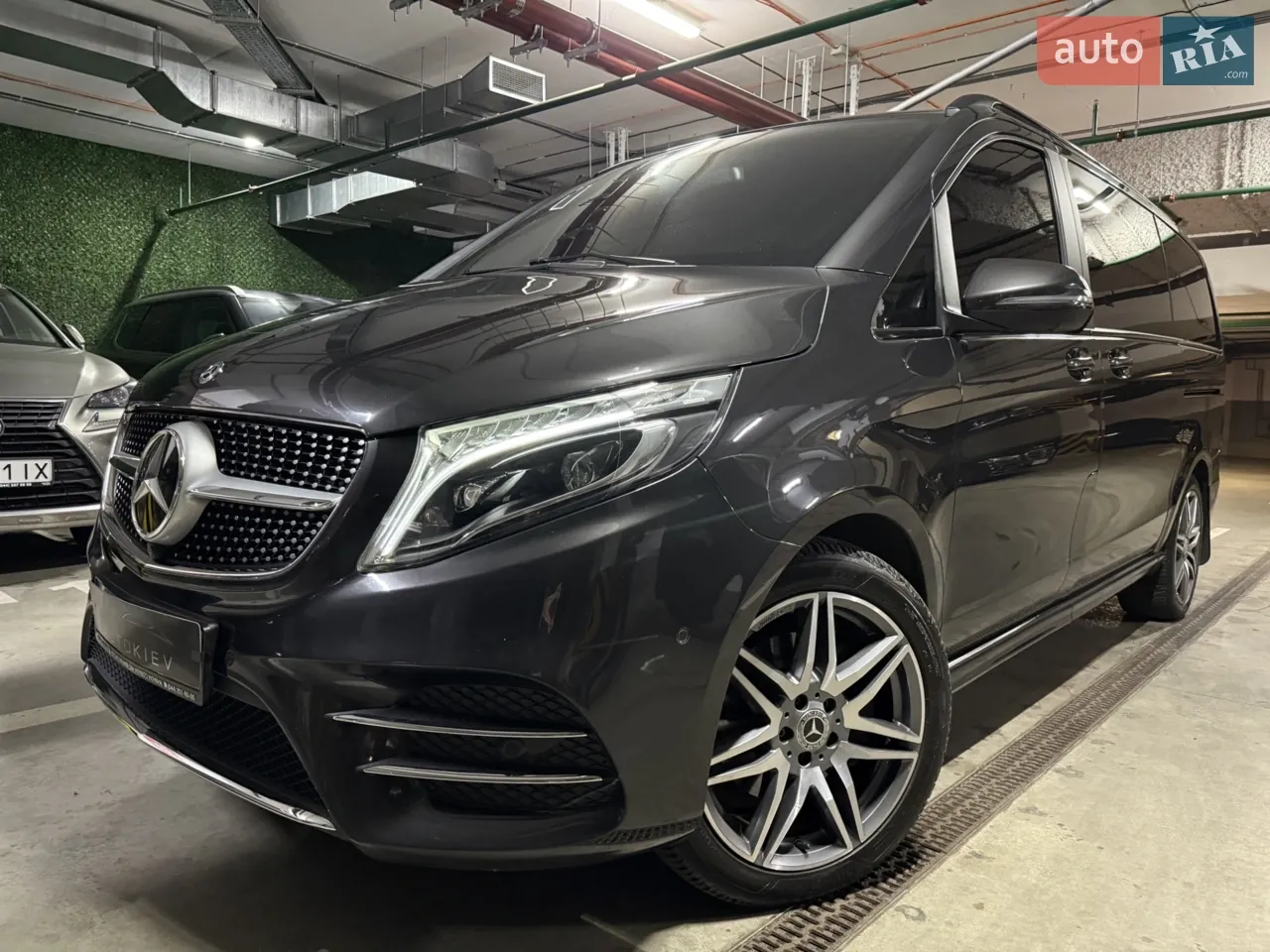 Mercedes-Benz V-Class