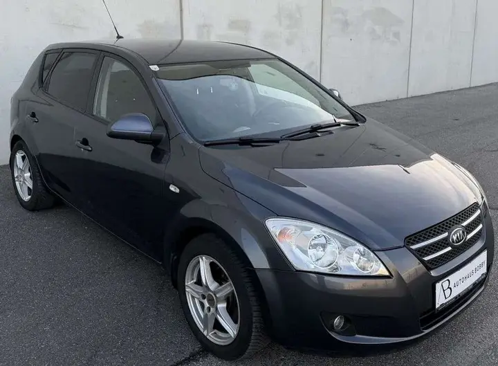 Kia Ceed 2008 photo 4