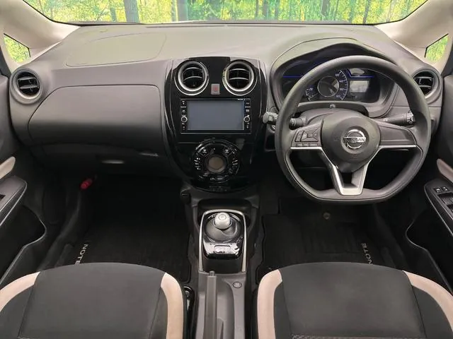 Nissan Note 2018 photo 2