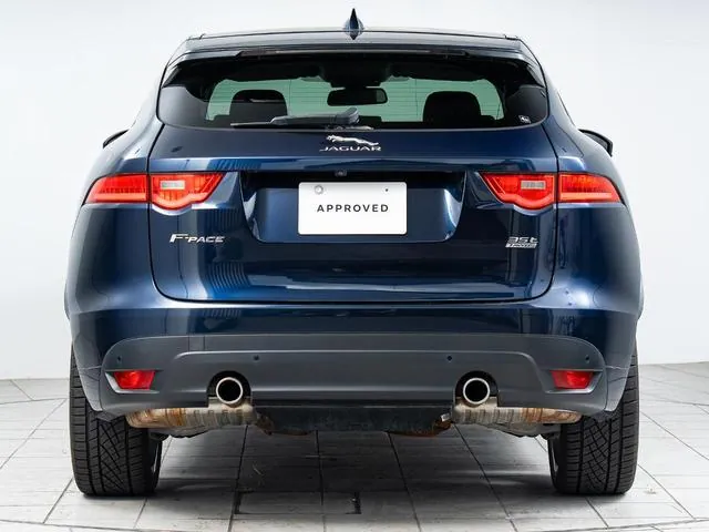 Jaguar F-Pace photo 3