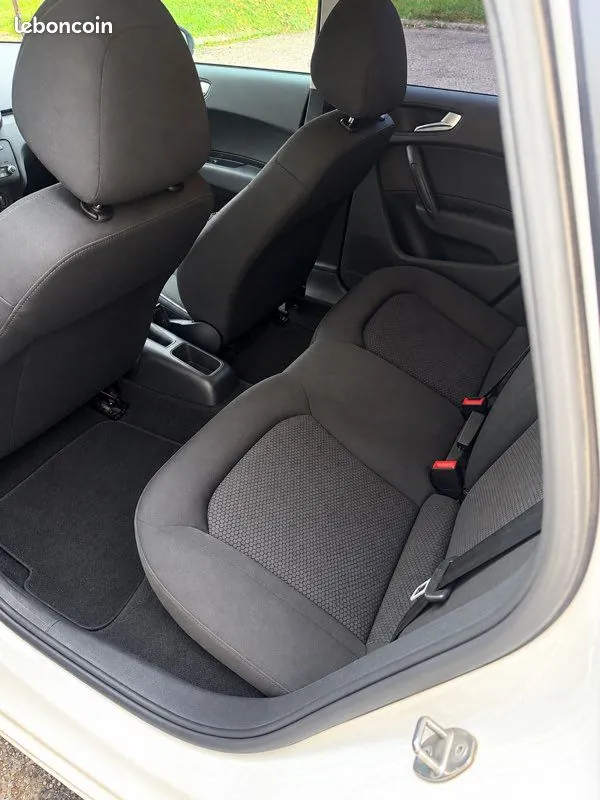 Audi A1 2015 photo 2