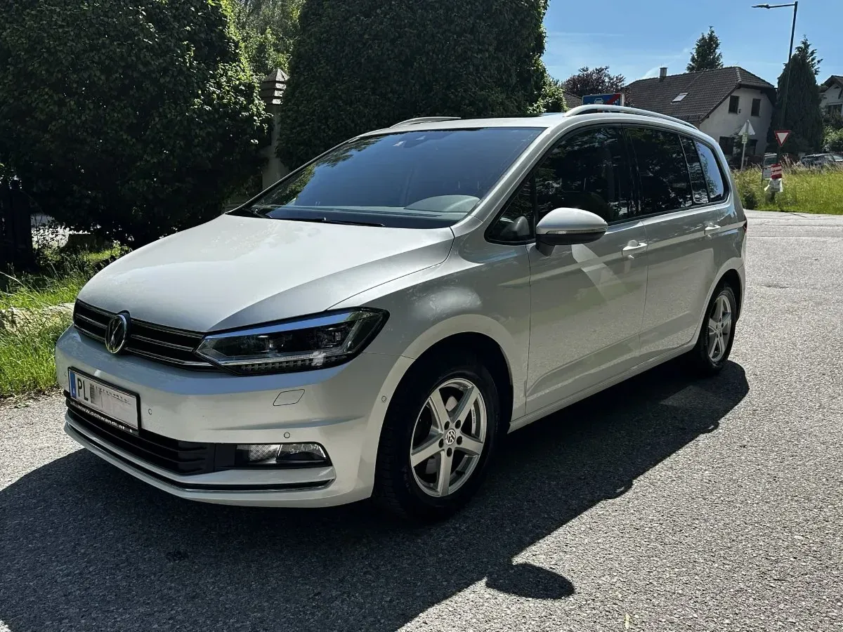 Volkswagen Touran 2017 photo 2