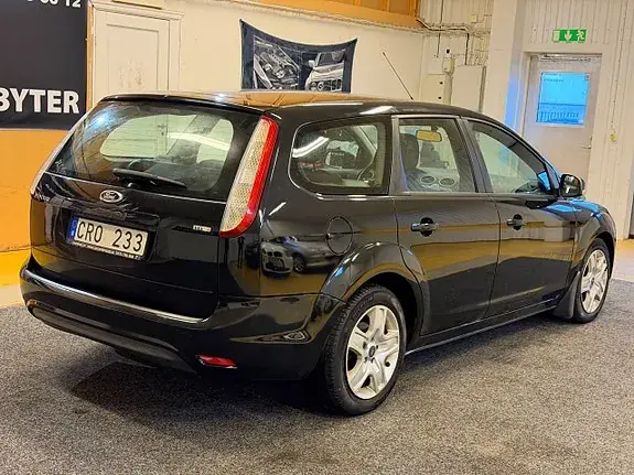 Ford Focus 2010 photo 3