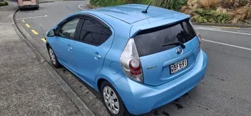 Toyota Aqua 2012 photo 4