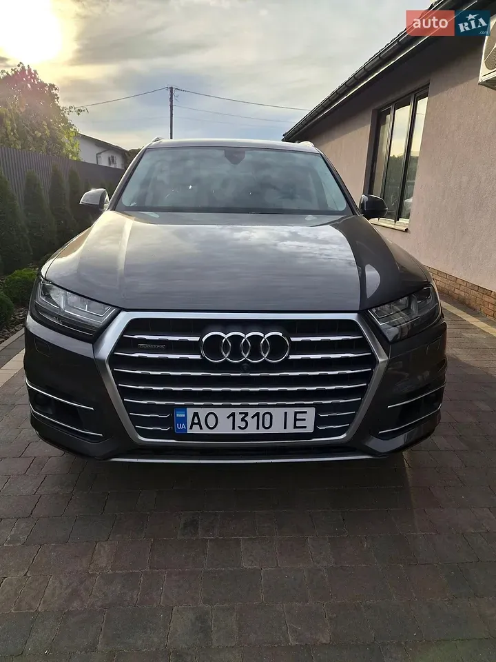 Audi Q7 2018 photo 2
