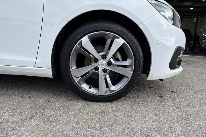 Peugeot 308 2020 photo 5