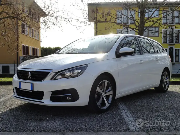 Peugeot 308 2019 photo 3