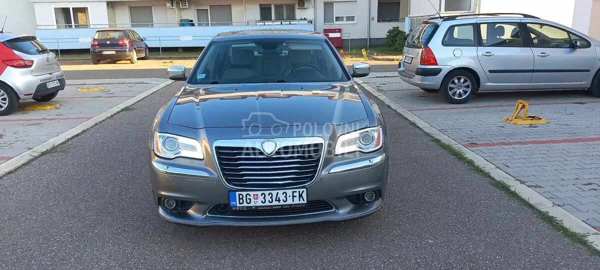 Lancia Thema 2011 photo 3