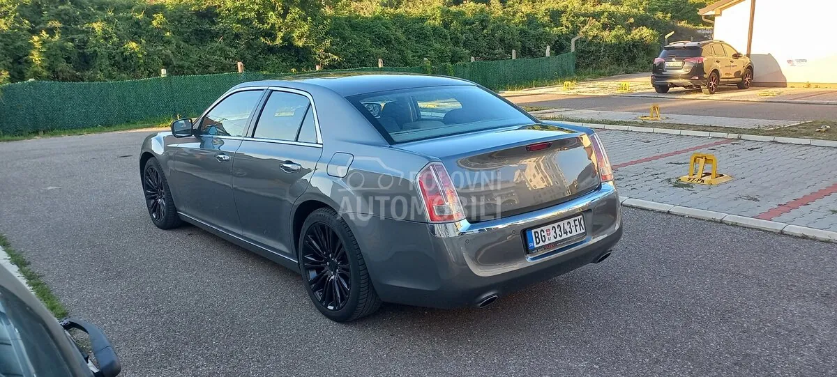 Lancia Thema 2011 photo 4