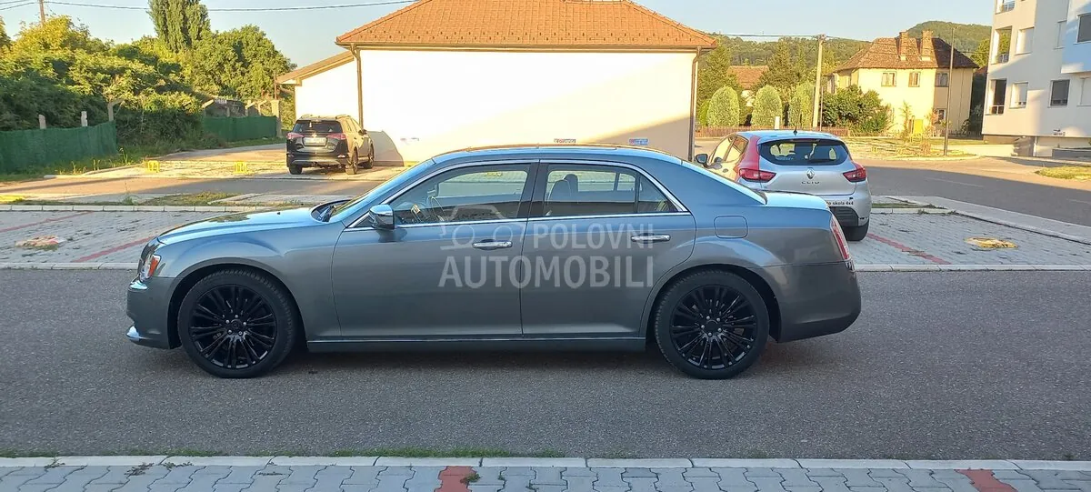 Lancia Thema 2011 photo 5