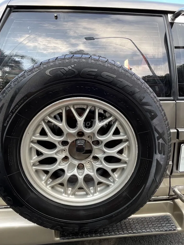 Isuzu Trooper 2001 photo 2