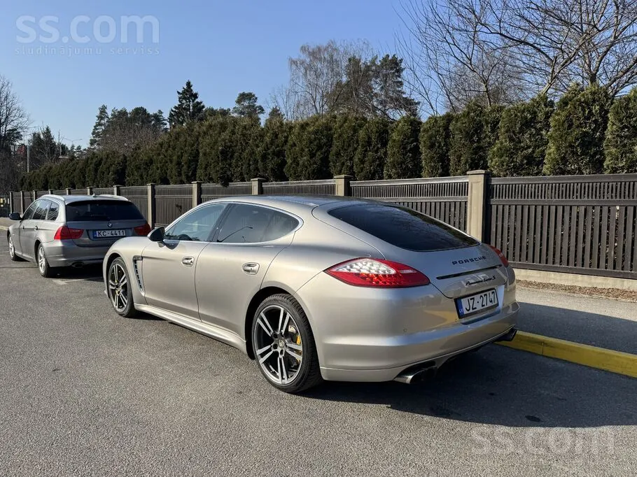 Porsche Panamera 2011 photo 2