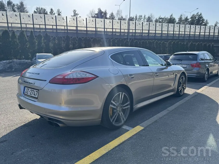 Porsche Panamera 2011 photo 3